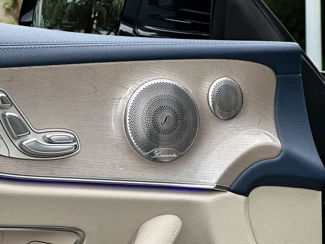 Mercedes-Benz E-Class — Фото автомобиля 24