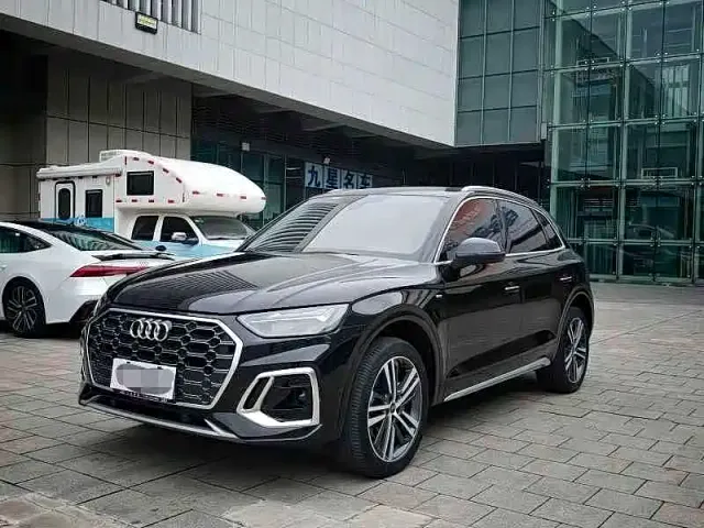 Фотография автомобиля — Audi Q5L