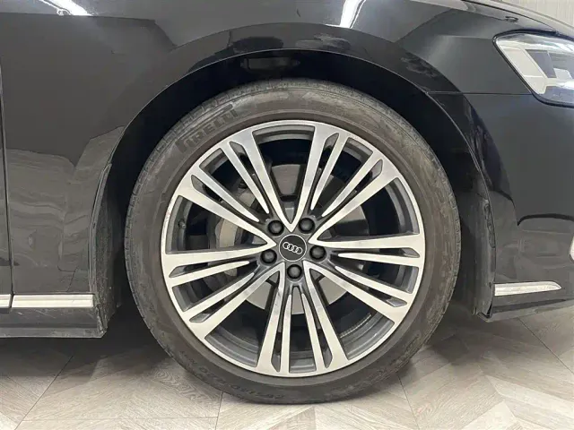 Audi A8 — Фото автомобиля 11