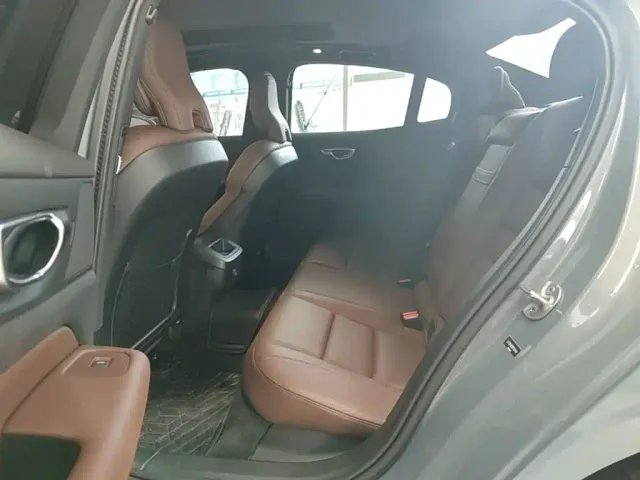 Volvo S60 — Фото автомобиля 12