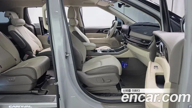 Kia Carnival Generation 4 — Фото автомобиля 16