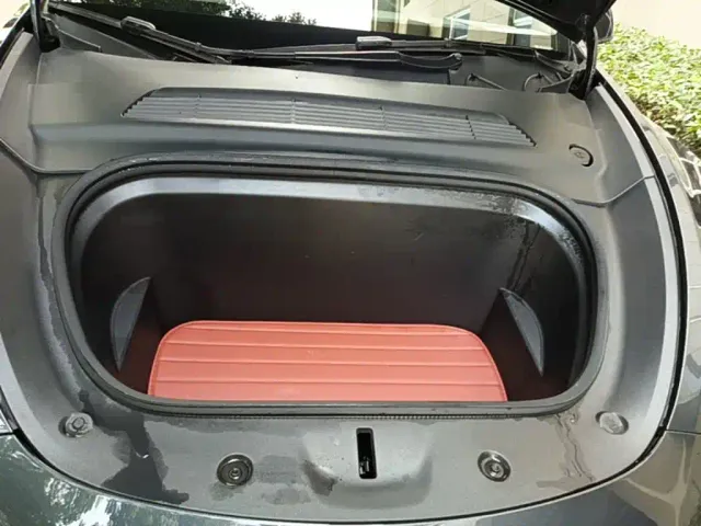 Tesla Model Y — Фото автомобиля 19