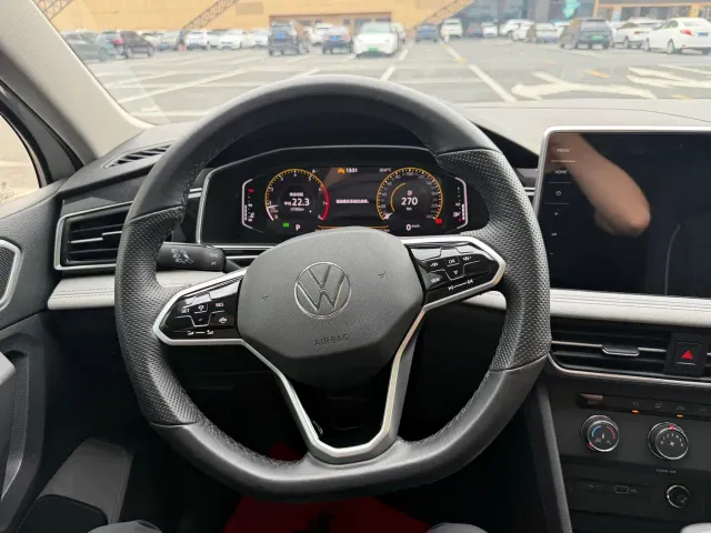 Volkswagen Tiguan L — Фото автомобиля 25