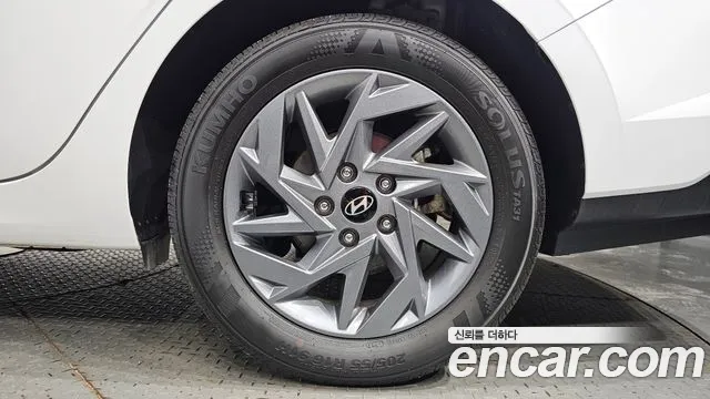 Hyundai Avante CN7 — Фото автомобиля 6