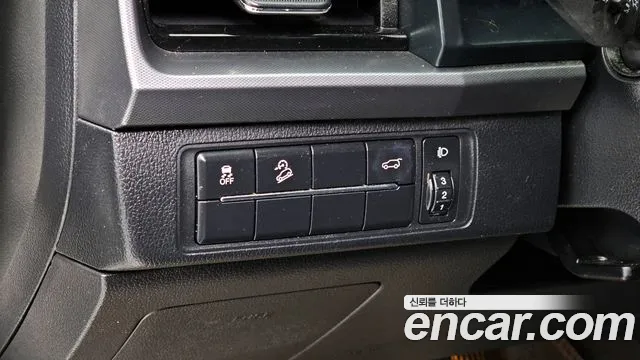 KG_Mobility_Ssangyong Rexton — Фото автомобиля 14