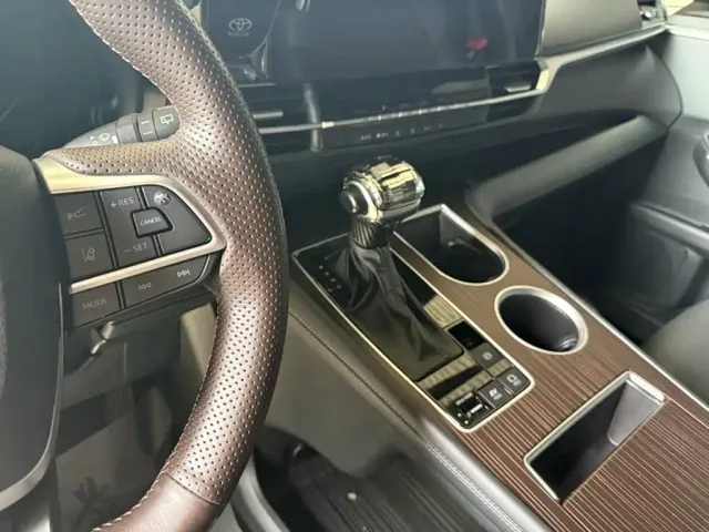 Toyota Granvia — Фото автомобиля 10