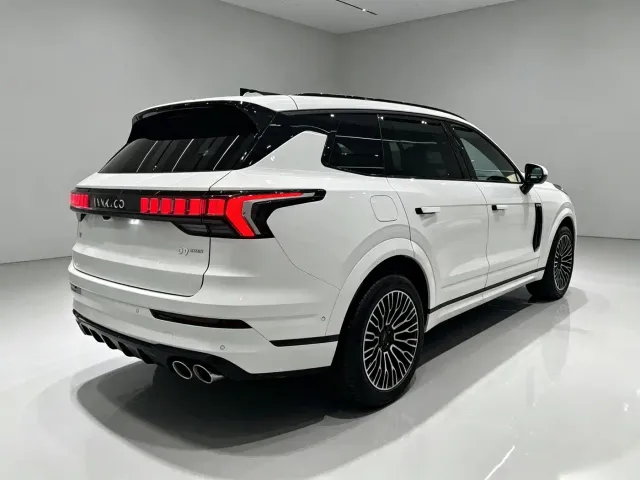 Lynk & Co 09 — Фото автомобиля 9