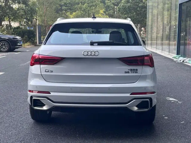 Audi Q3 — Фото автомобиля 3
