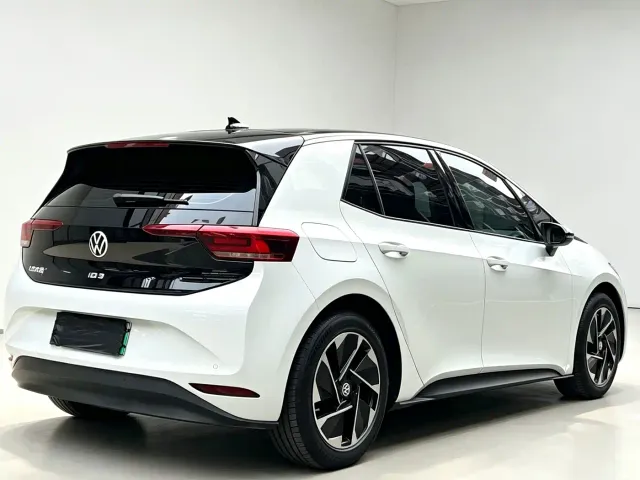 Volkswagen ID.3 — Фото автомобиля 8