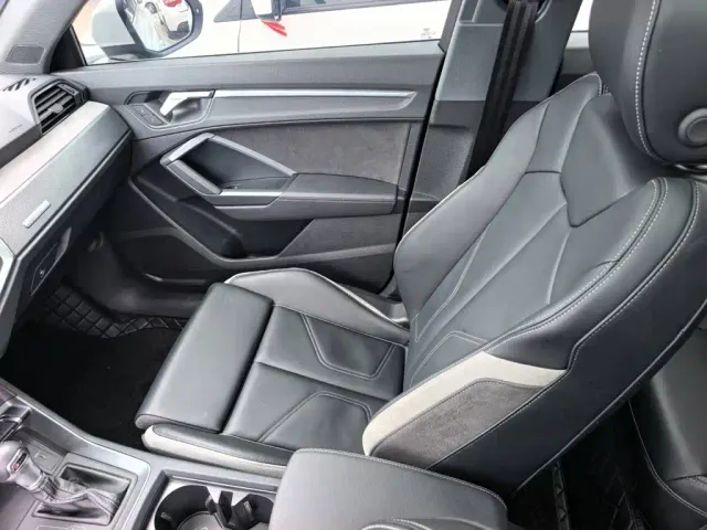 Audi Q3 — Фото автомобиля 11