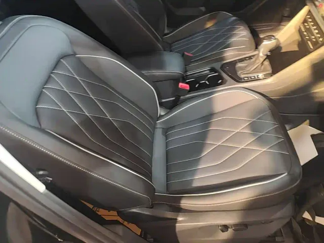 Volkswagen Tiguan L — Фото автомобиля 24