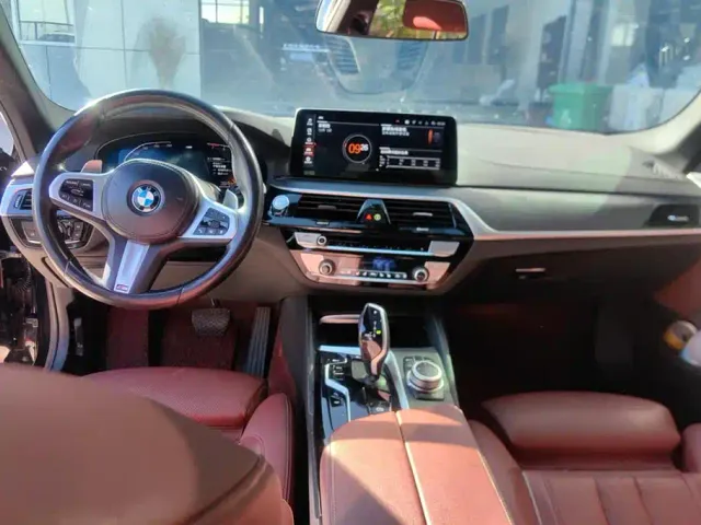 BMW 5 Series — Фото автомобиля 12