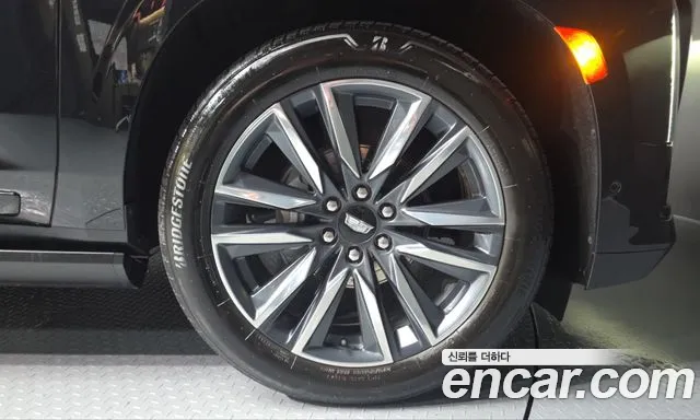 Cadillac Escalade 5th Gen — Фото автомобиля 6