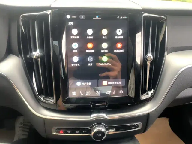 Volvo XC60 — Фото автомобиля 12
