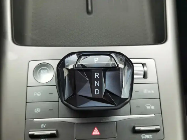 BYD Song Pro New Energy 2025 2nd Generation Smart Drive Edition DM-i 75KM Leading Type — Фото автомобиля 13