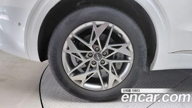 Genesis GV70 — Фото автомобиля 5