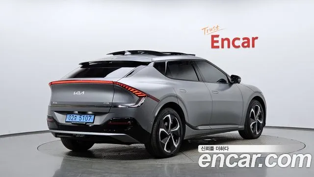 Kia EV6 — Фото автомобиля 2