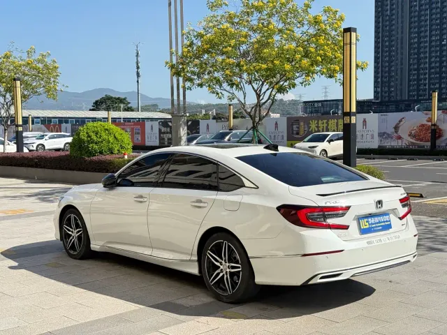 Honda Accord — Фото автомобиля 7