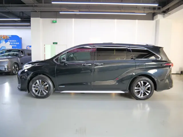Toyota Granvia — Фото автомобиля 3