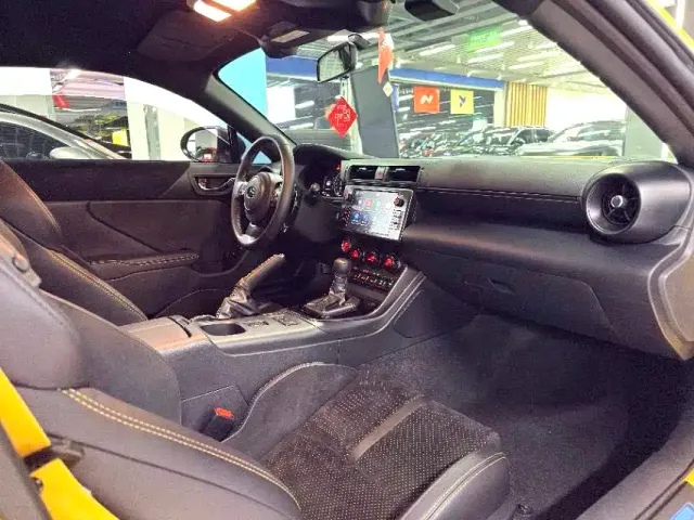 Subaru BRZ — Фото автомобиля 3