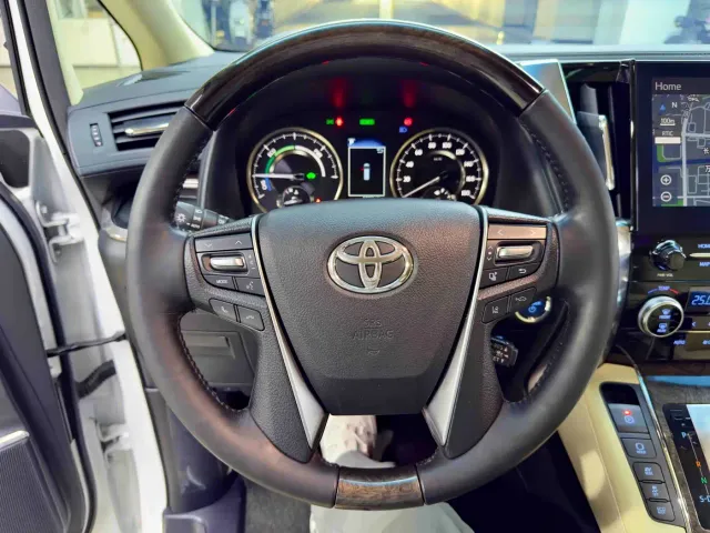 Toyota Vellfire — Фото автомобиля 8