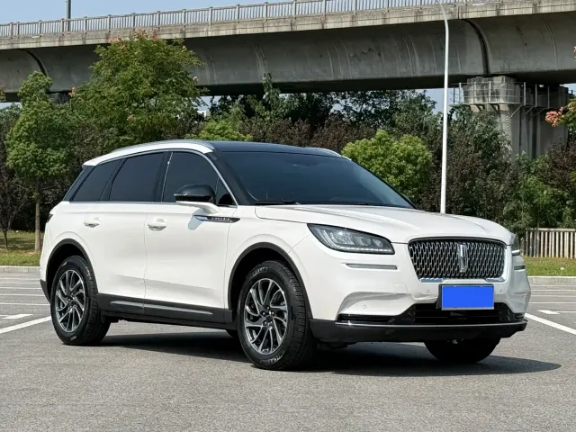 Lincoln Corsair — Фото автомобиля 3