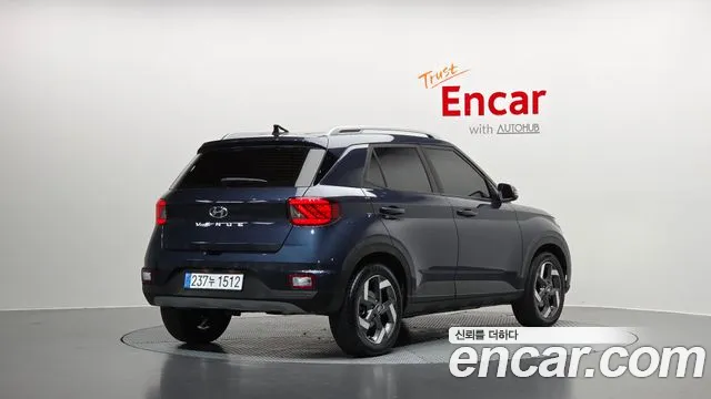 Hyundai Venue — Фото автомобиля 2