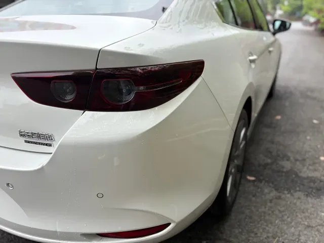 Mazda Axela — Фото автомобиля 13