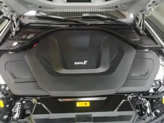 BMW i3 — Фото автомобиля 10