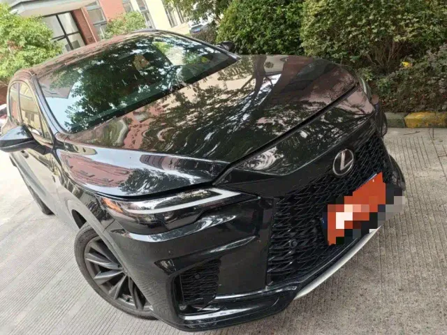 Фотография автомобиля — Lexus RX