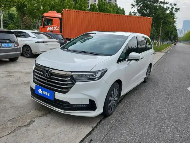 Фотография автомобиля — Honda Odyssey
