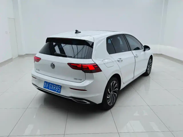 Volkswagen Golf — Фото автомобиля 6