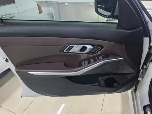 BMW 3 Series — Фото автомобиля 8