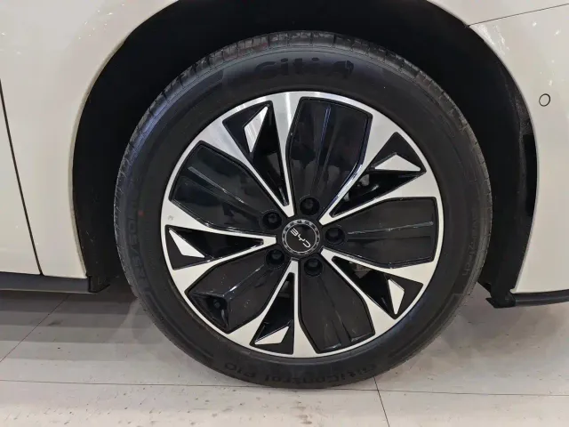 BYD Seal 07 EV — Фото автомобиля 16
