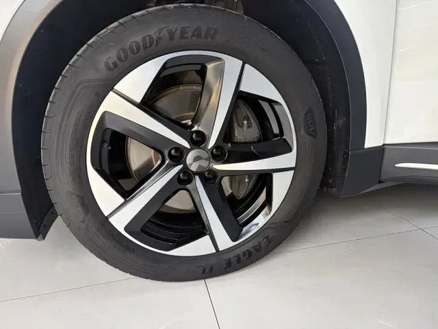 Nio ES6 — Фото автомобиля 15
