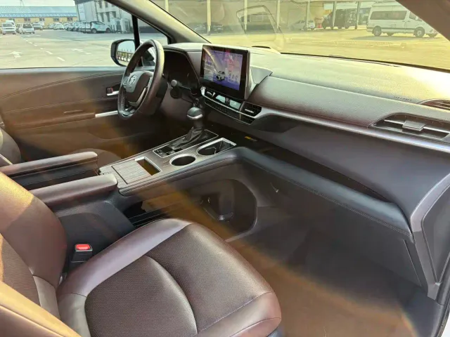 Toyota Granvia — Фото автомобиля 15