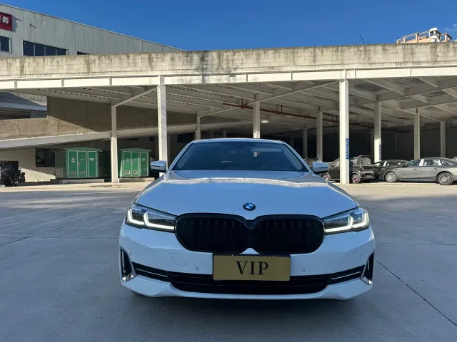 BMW 5 Series — Фото автомобиля 2