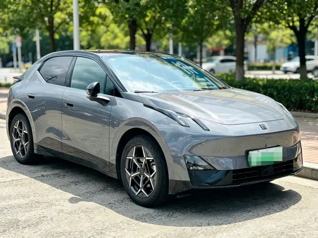 Lynk & Co Z20 — Фото автомобиля 3