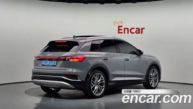 Audi Q4 e-tron F4 — Фото автомобиля 2