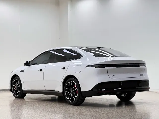 Nissan N7 — Фото автомобиля 5