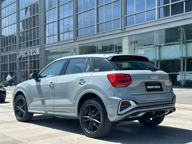 Audi Q2L — Фото автомобиля 5