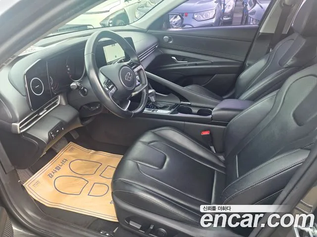 Hyundai AVANTE Avante (CN7) — Фото автомобиля 18