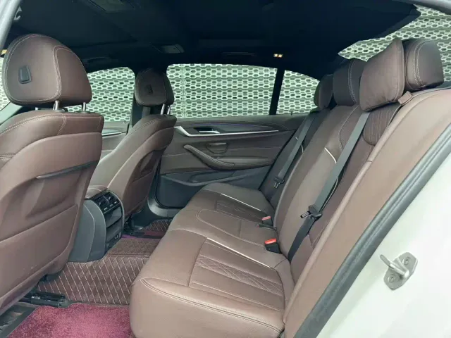 BMW 5 Series — Фото автомобиля 4