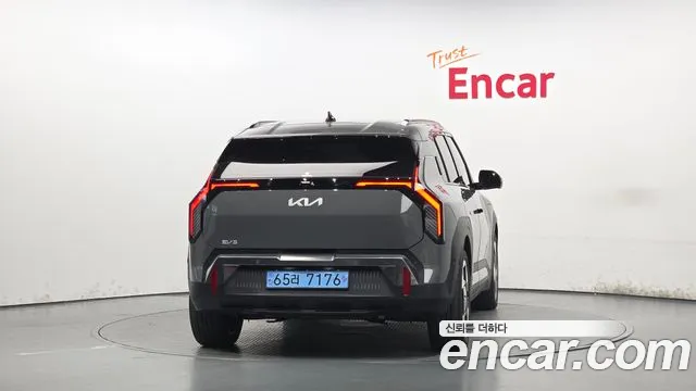 Kia EV3 — Фото автомобиля 4