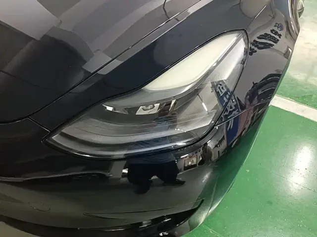Tesla Model 3 — Фото автомобиля 23