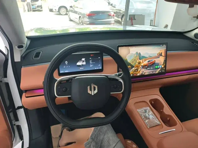 Leapmotor C10 — Фото автомобиля 9