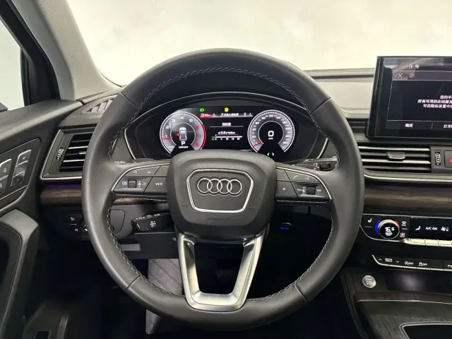 Audi Q5L — Фото автомобиля 15
