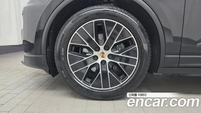 Porsche Macan — Фото автомобиля 5