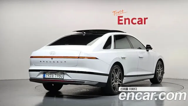 Hyundai Grandeur GN7 — Фото автомобиля 2