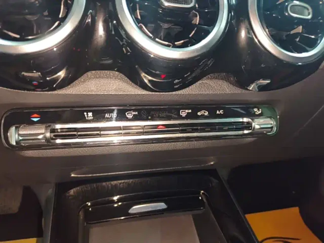 Mercedes-Benz GLB-Class — Фото автомобиля 12